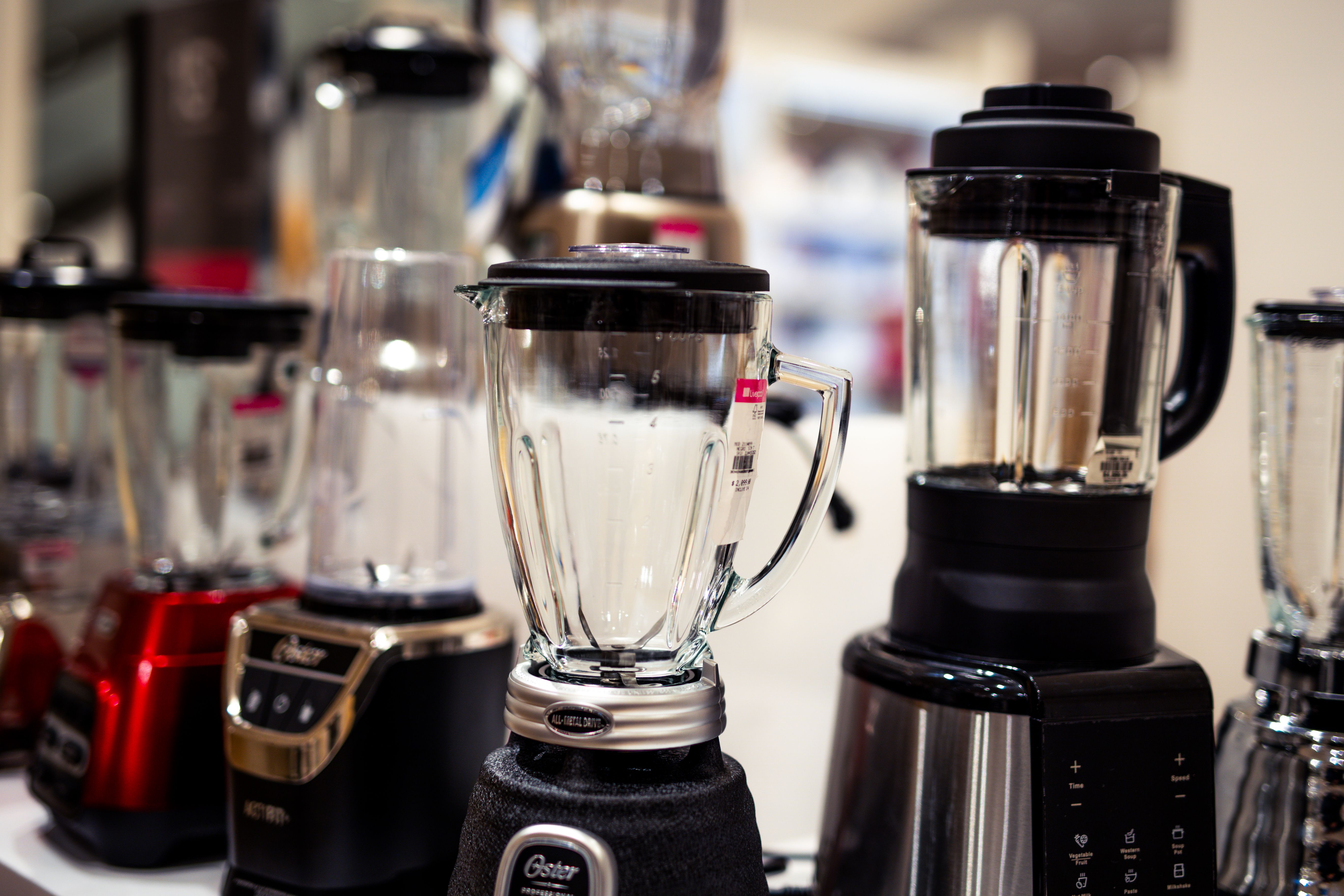 Countertop blenders on display